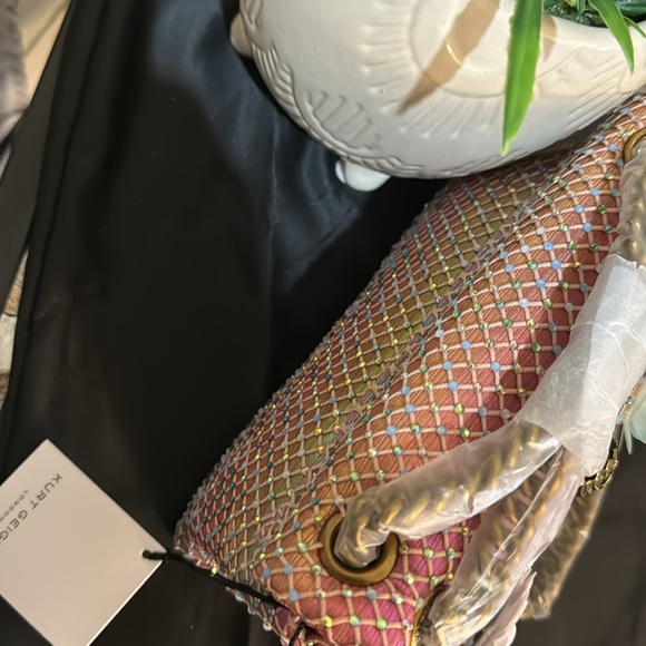 🌹🌹🌹Kurt Geiger London Mini Kensington Soft Convertible Crossbody Bag🌹🌹🌹 - Picture 10 of 17